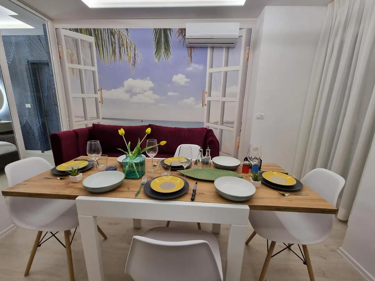 New Cozy Apartment Tirana 0*,